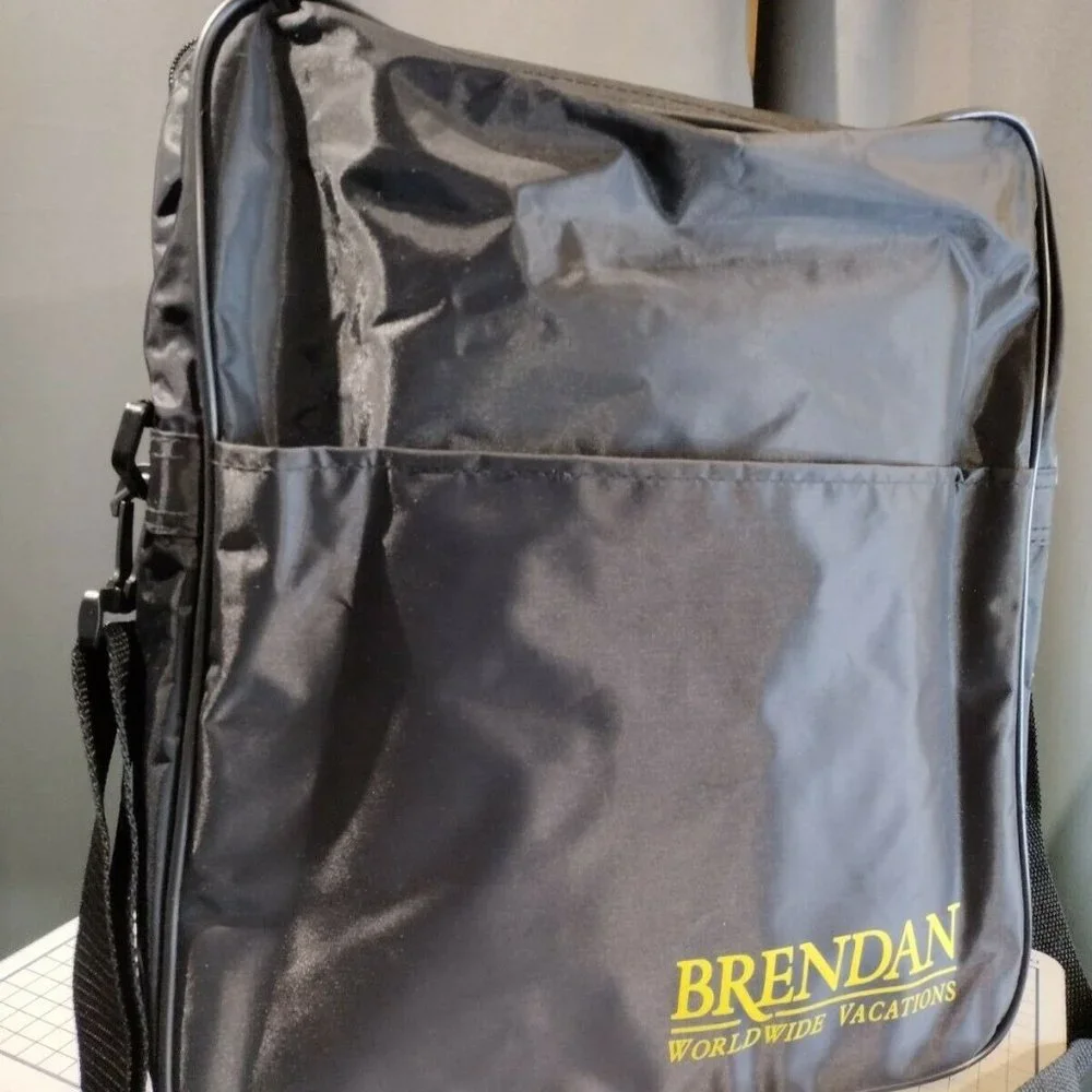 Men's travel Messenger Bag - NEW